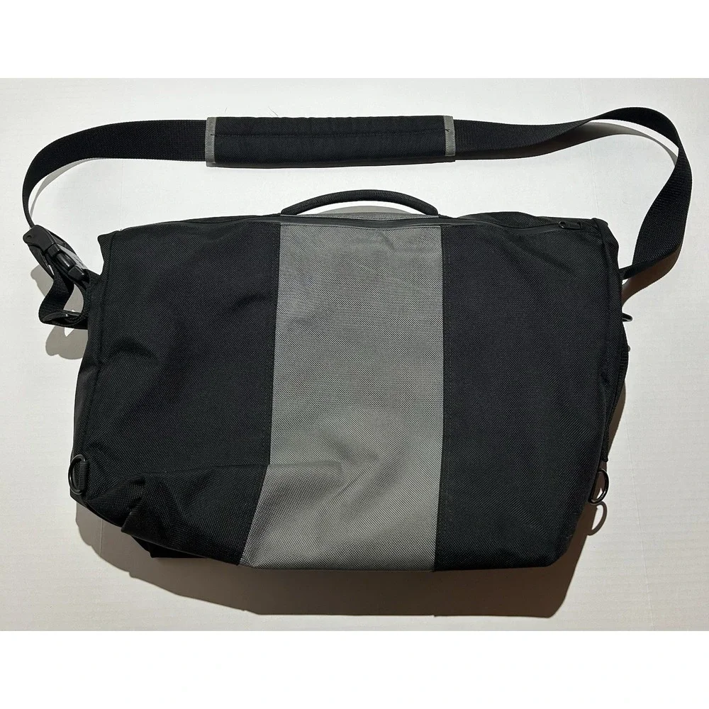 Timbuk2 Black Laptop Travel Duffel Bag Weekender Messenger Crossbody Spacious